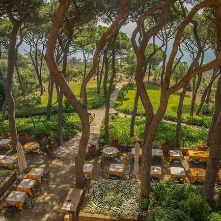 Tenuta Delle Ripalte מלון קאפוליברי